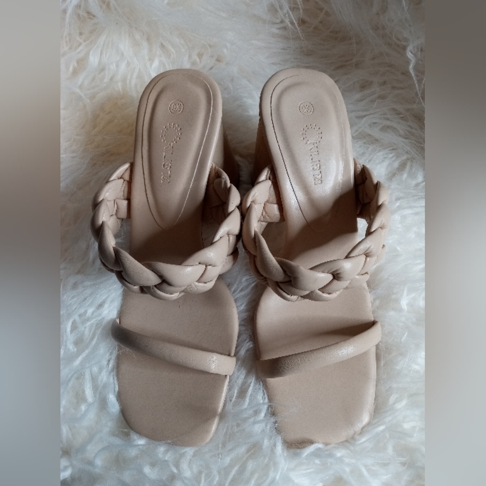 Rilista tan Sandals NWOT 9.5